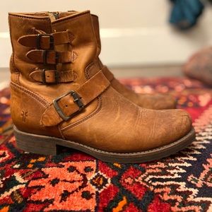 Women's Frye Veronica Belted Short Boot Cognac
